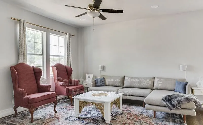 3 bed, 2.0 bath, 1576 sqft, $2,050 — Photo 4