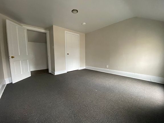 5th image of 415-417 Oak St Unit 2