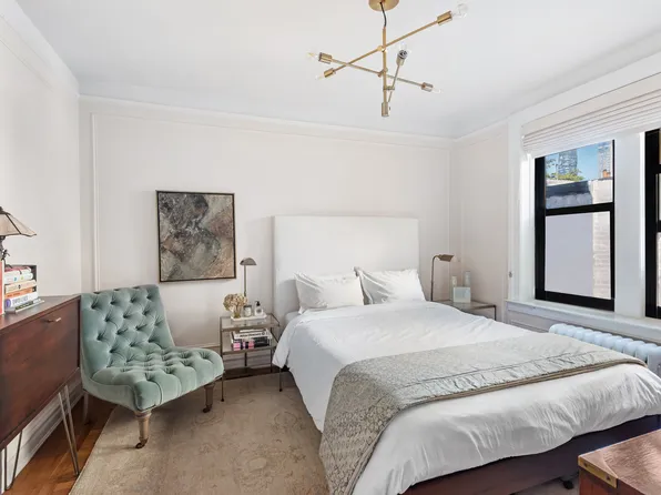 319 West 18th Street image 7 of 16