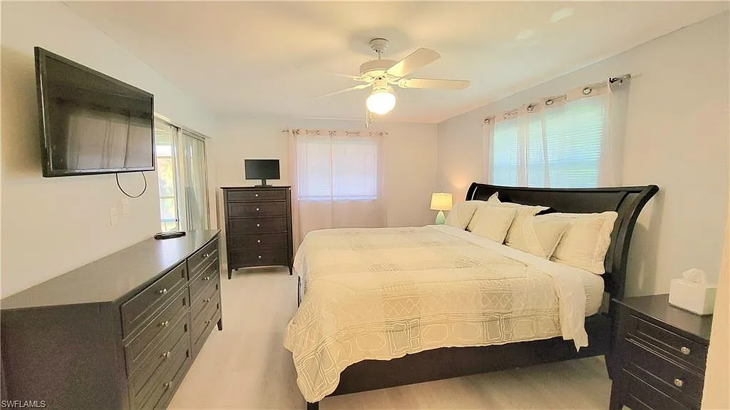 Building Photo - 300 Valley Stream Dr #A-7