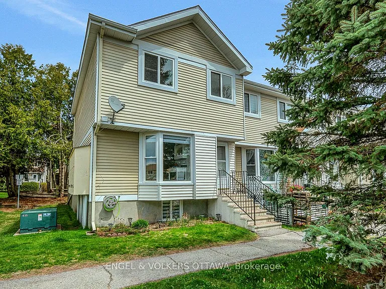 76 McDermot Ct #22 — Photo 1