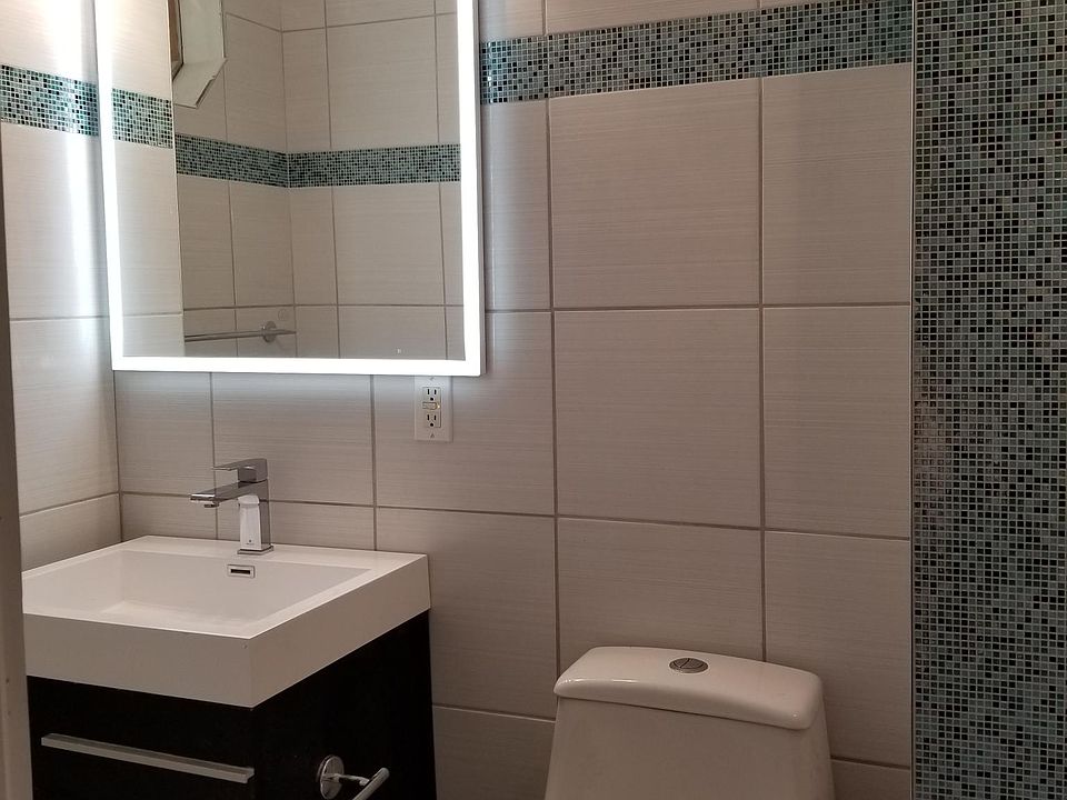 1st image of 1642 Lombard St APT 1