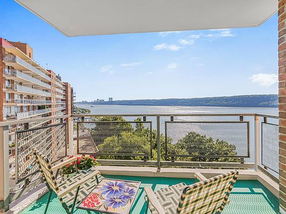 2nd image of 2621 Palisade Ave APT 8L
