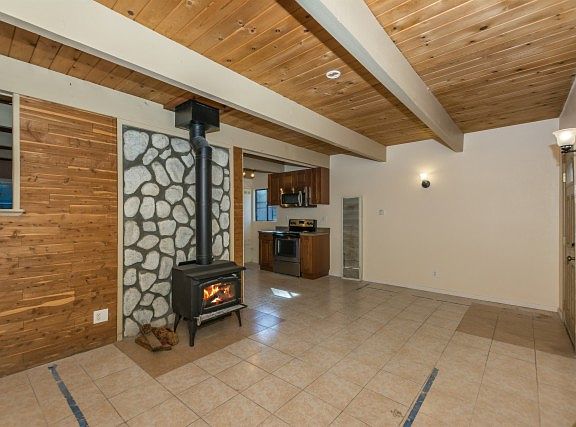 4th image of 428 W Country Club Blvd