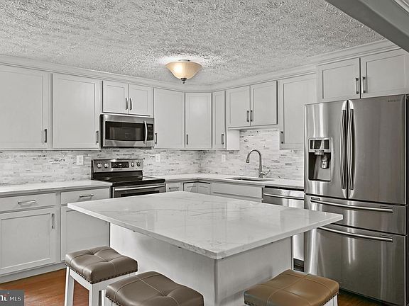 5th image of 1173 Bay Highlands Dr