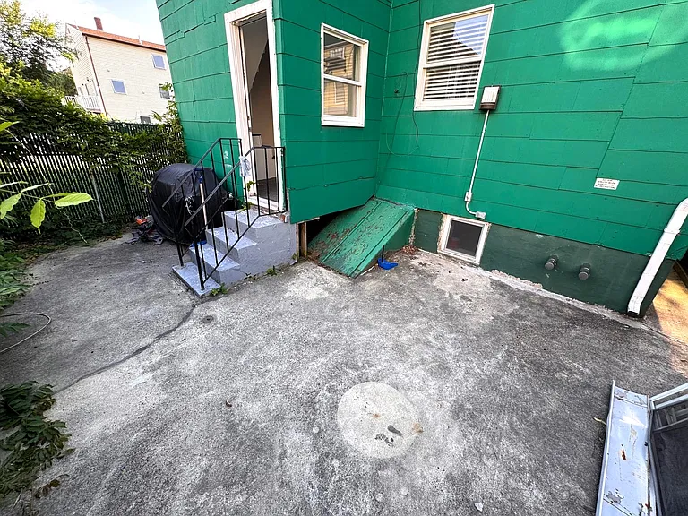 38 Hunting St #1 — Photo 11