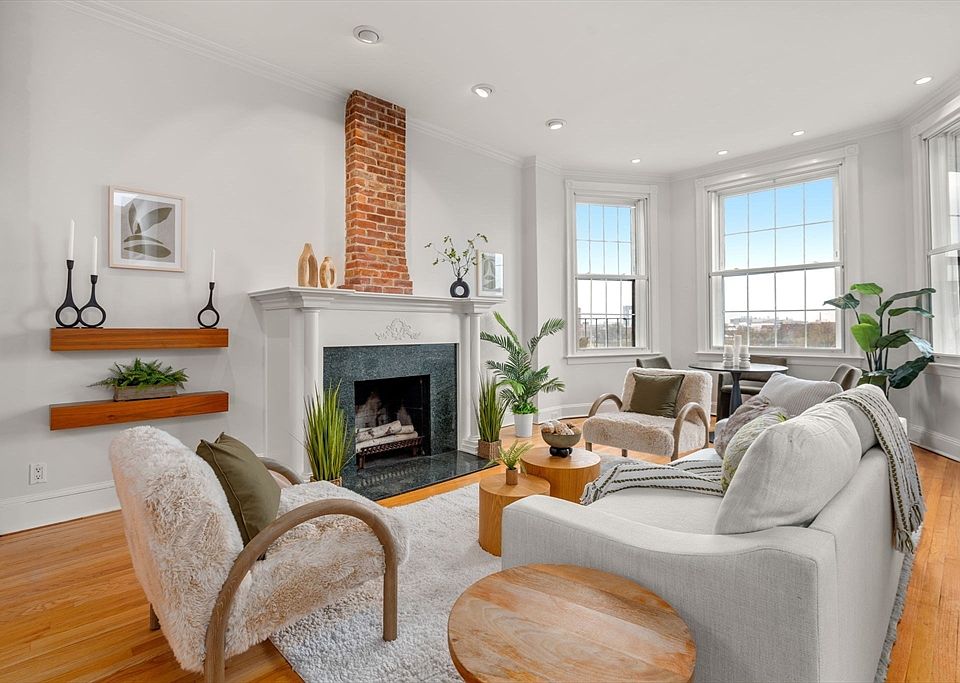 1st image of 37 Bay State Rd APT 6