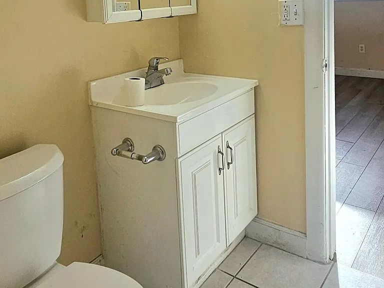 1505 Crescent Cir #B24 — Photo 8