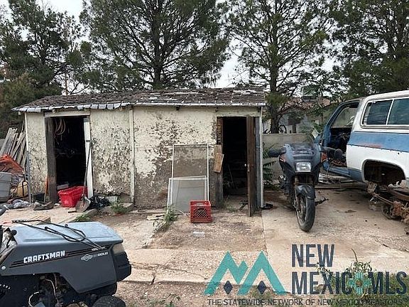 4th image of 605 N 1st St