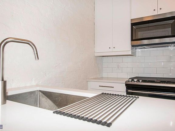 2nd image of 353 12th St APT 1