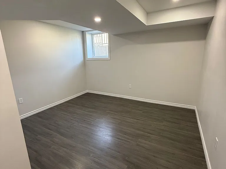 135 Monarch St #BASEMENT — Photo 17