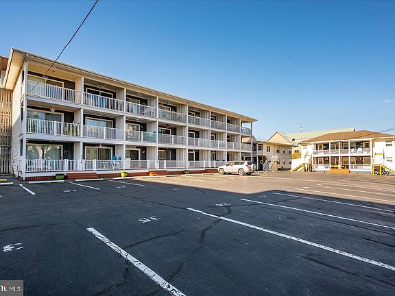 4th image of 3A 63rd St Unit 26