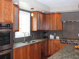 623 19th St S, Arlington, VA 22202