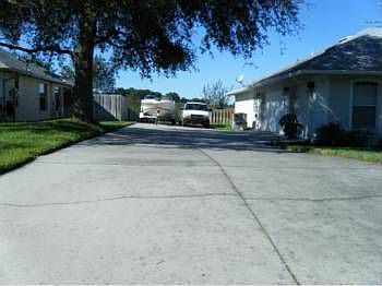 1st image of 10901 Versailles Blvd