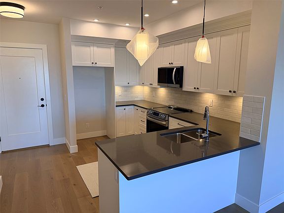 2nd image of 2171 Van Horne Dr #108