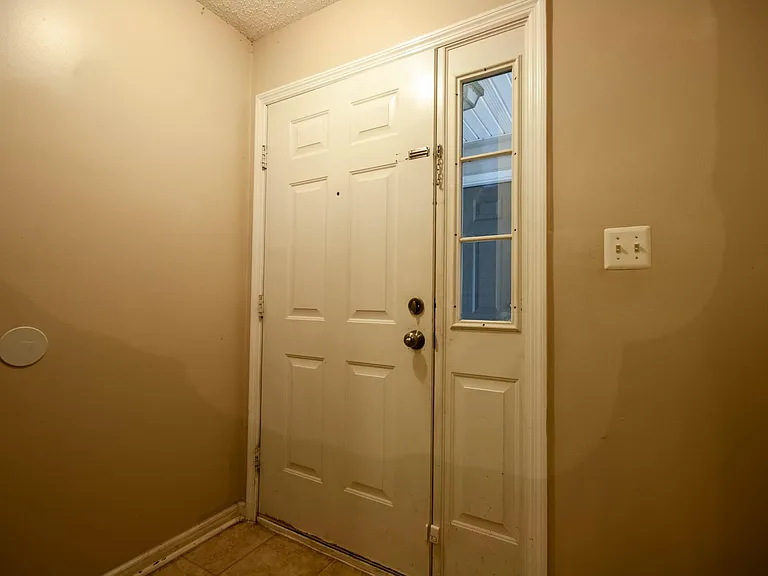 15 Prestwick Way — Photo 8