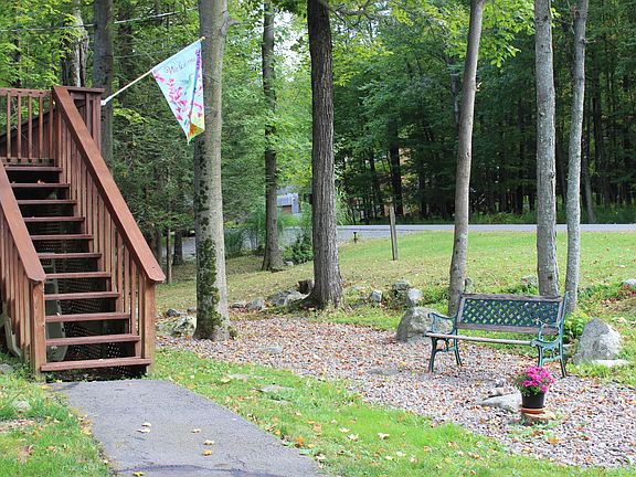 4th image of 107 Parkwood Dr