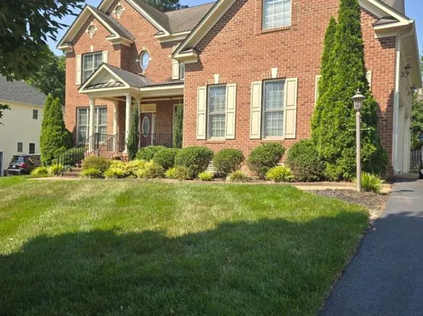 2017 Grey Oaks Park Ln, Glen Allen, VA 23059