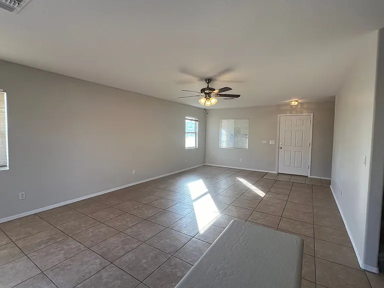 12410 W Pershing St — Photo 11