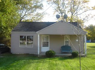 6108 Bay Shore Rd, Oregon, OH 43616