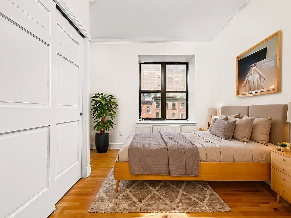 2nd image of 322 W 14th St APT 4A