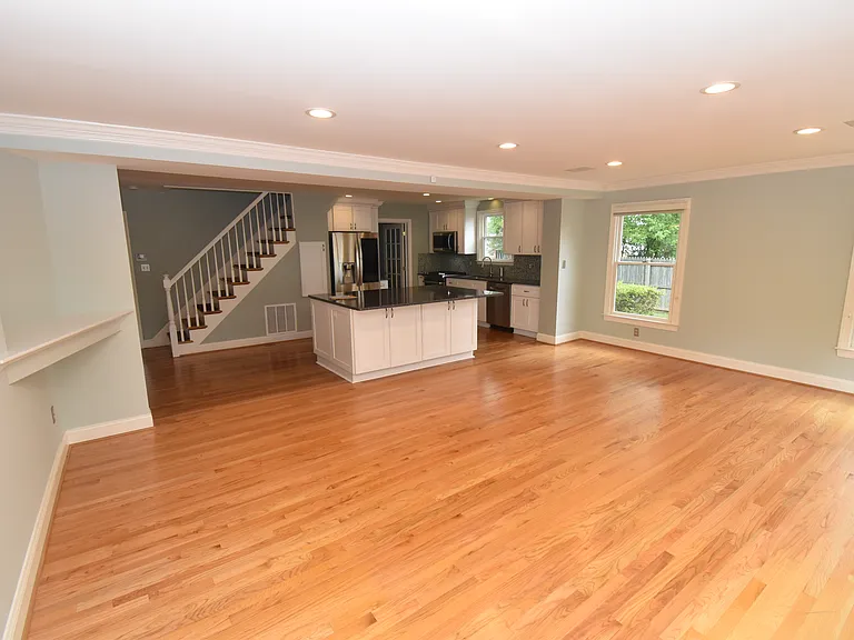 2901 Meadow View Rd — Photo 11