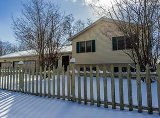 W3981 Woodland Dr, Lake Geneva, WI 53147