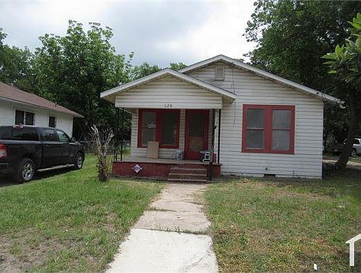 2nd image of 618 Gulf St