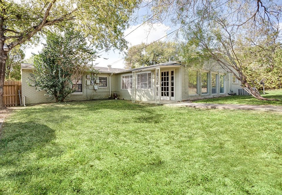 2nd image of 1109 Garraty Rd
