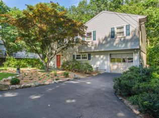 17 Edgewood Rd, Ringwood, NJ 07456