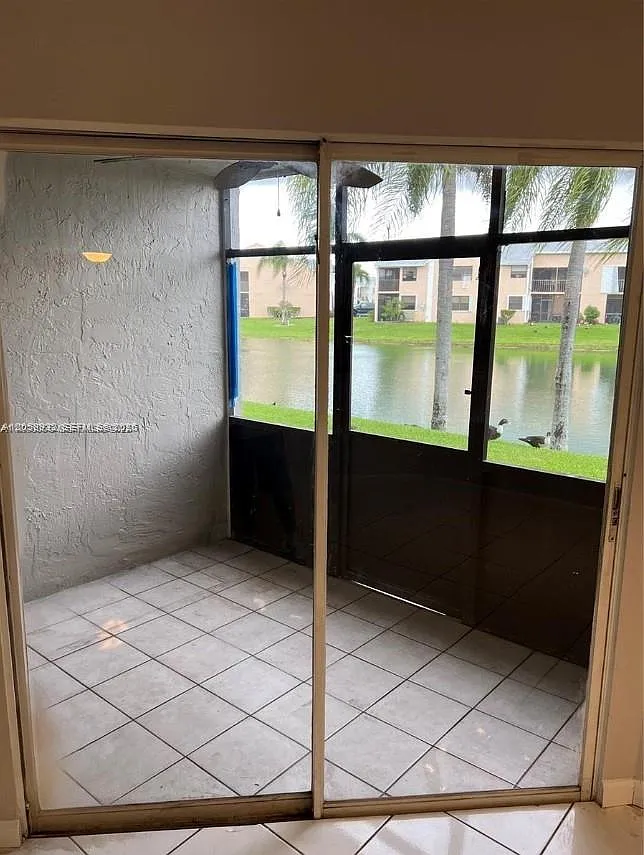 Lakeshore Condo 3 — Photo 2