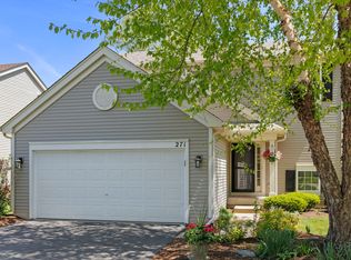 271 Copper Mountain Dr, Gilberts, IL 60136