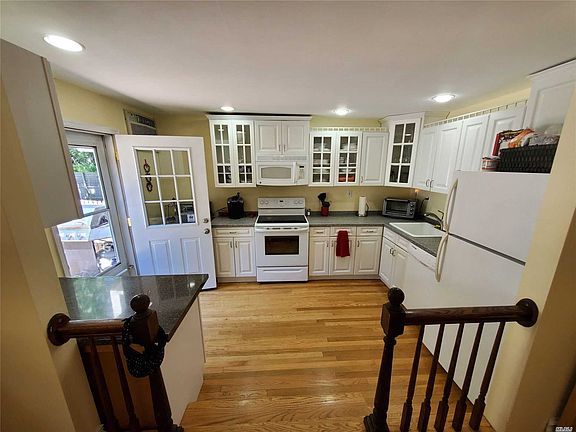 4th image of 557 Boxwood Dr