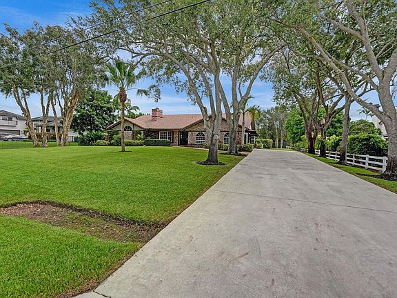 4th image of 1300 NW 116th Avenue