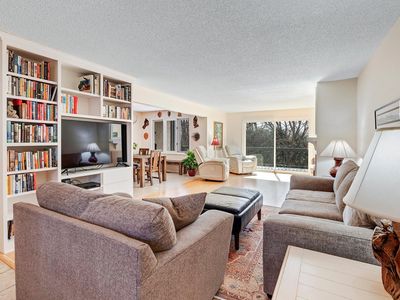 6129 Blake Ridge Rd, Edina, MN, 55436