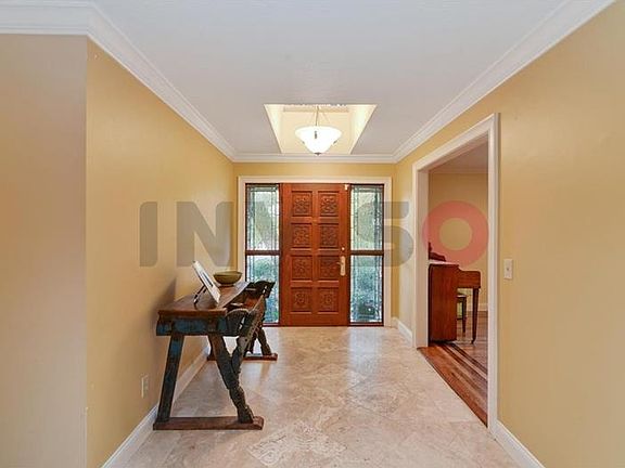 3rd image of 1452 Montcalm St