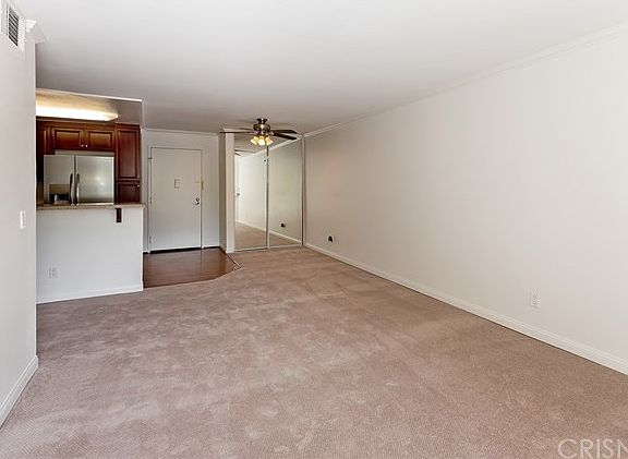 4th image of 5540 Owensmouth Ave APT 222
