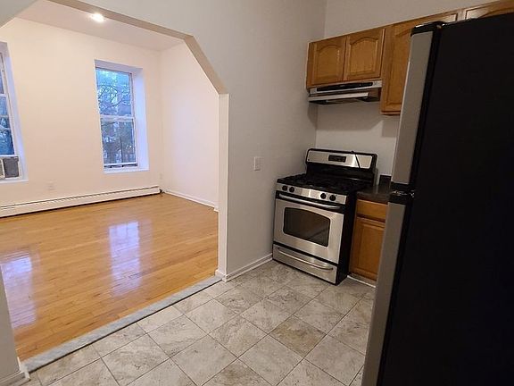 4th image of 377 Greene Ave APT 2