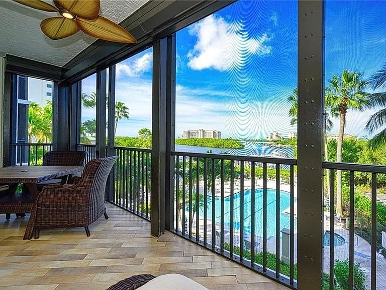 430 Cove Tower Dr #302 — Photo 1