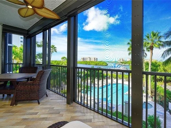 430 Cove Tower Dr APT 302, Naples, FL 34110