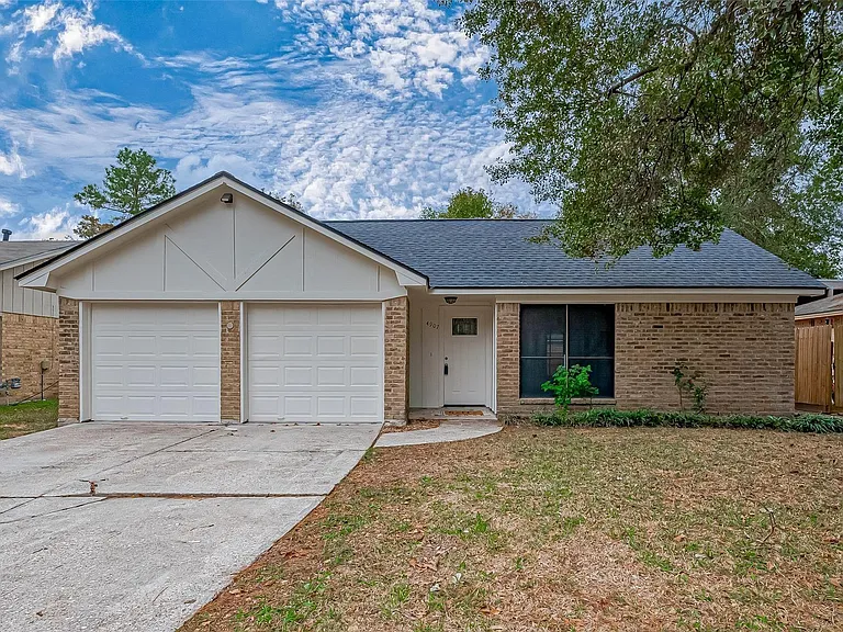 4907 Fox Hollow Blvd — Photo 2