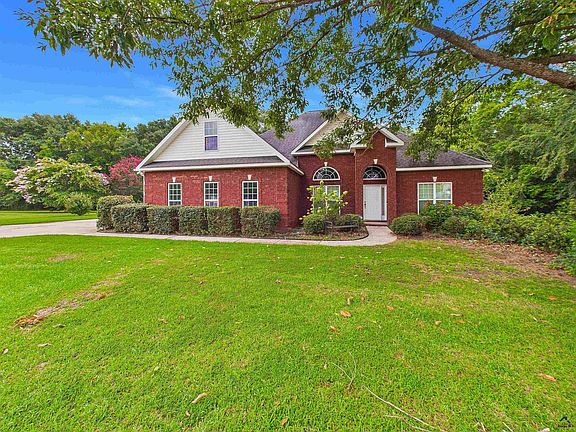 3rd image of 115 Dora Ln