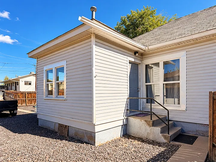 1 bed, 900 sqft, $1,100 — Photo 2