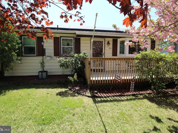 164 E Clinton St, Clayton, NJ 08312