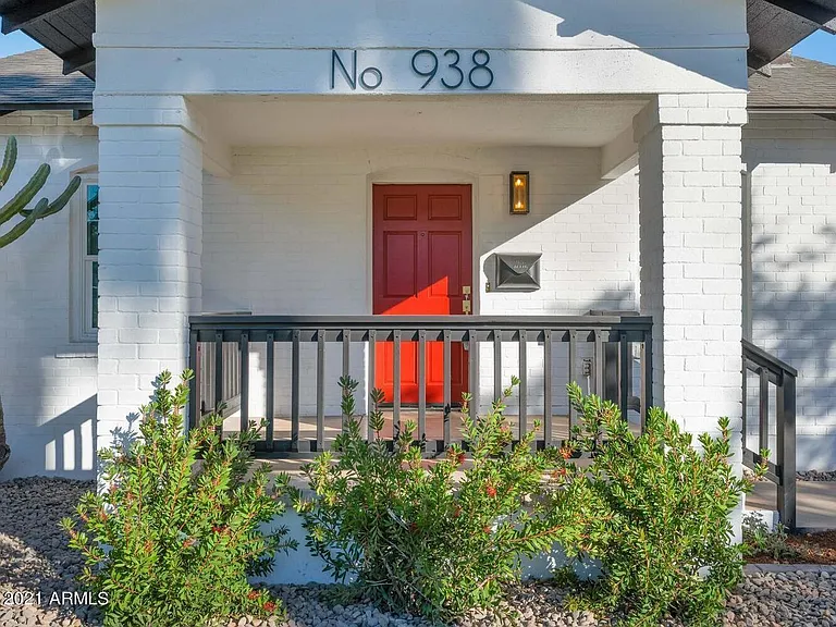 938 E Coronado Rd — Photo 4