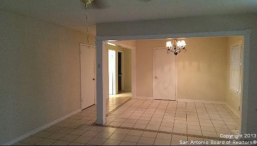 2nd image of 115 Killarney Dr