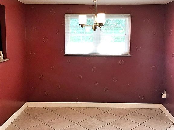 4th image of 16 Sycamore Dr
