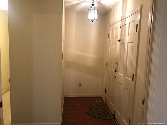 5th image of 202 Eastbrook Dr