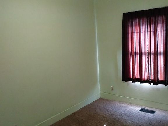 3rd image of 1300 Olive St