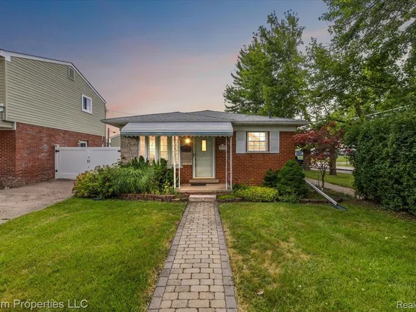 3939 15th St, Wyandotte, MI 48192